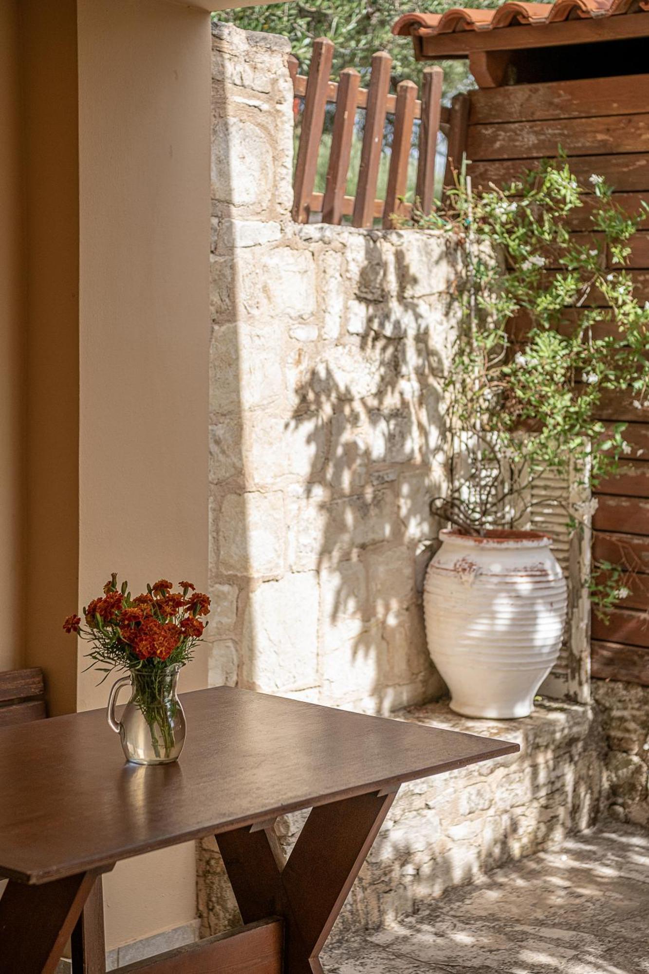 Earino Apartment Kato Asites Exterior photo