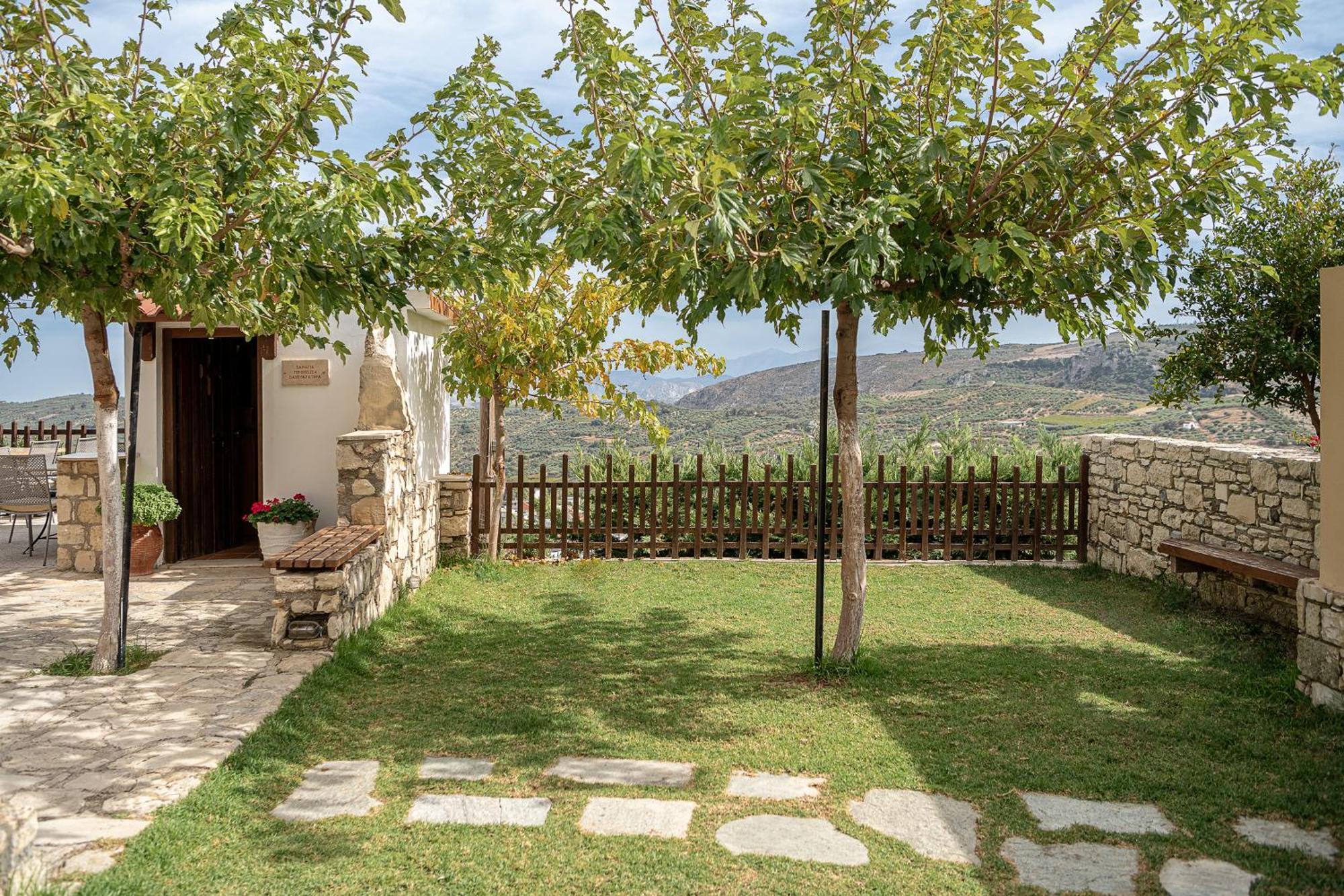 Earino Apartment Kato Asites Exterior photo