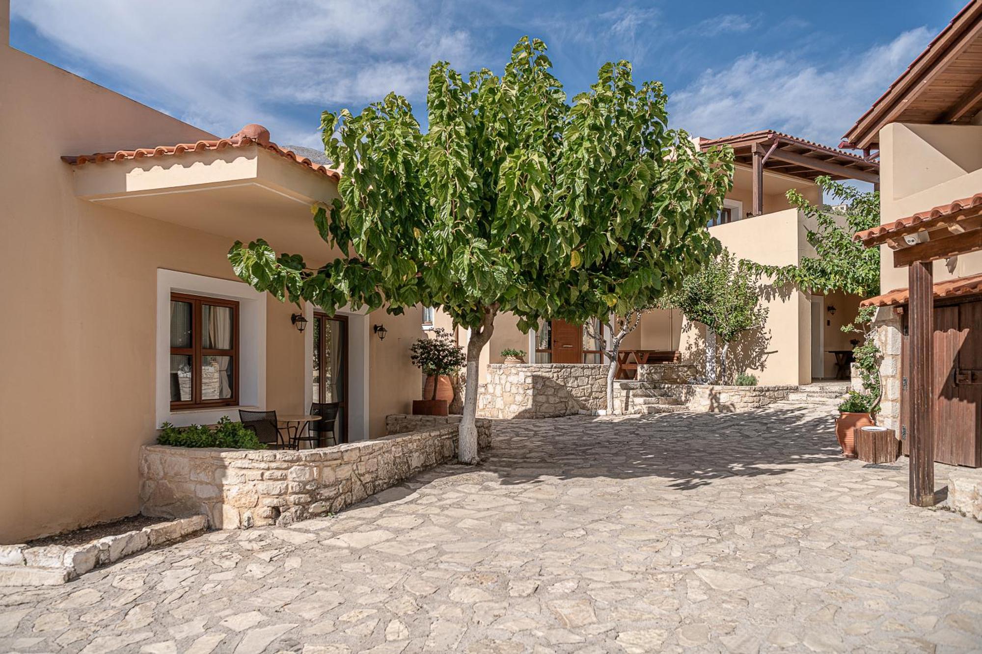 Earino Apartment Kato Asites Exterior photo