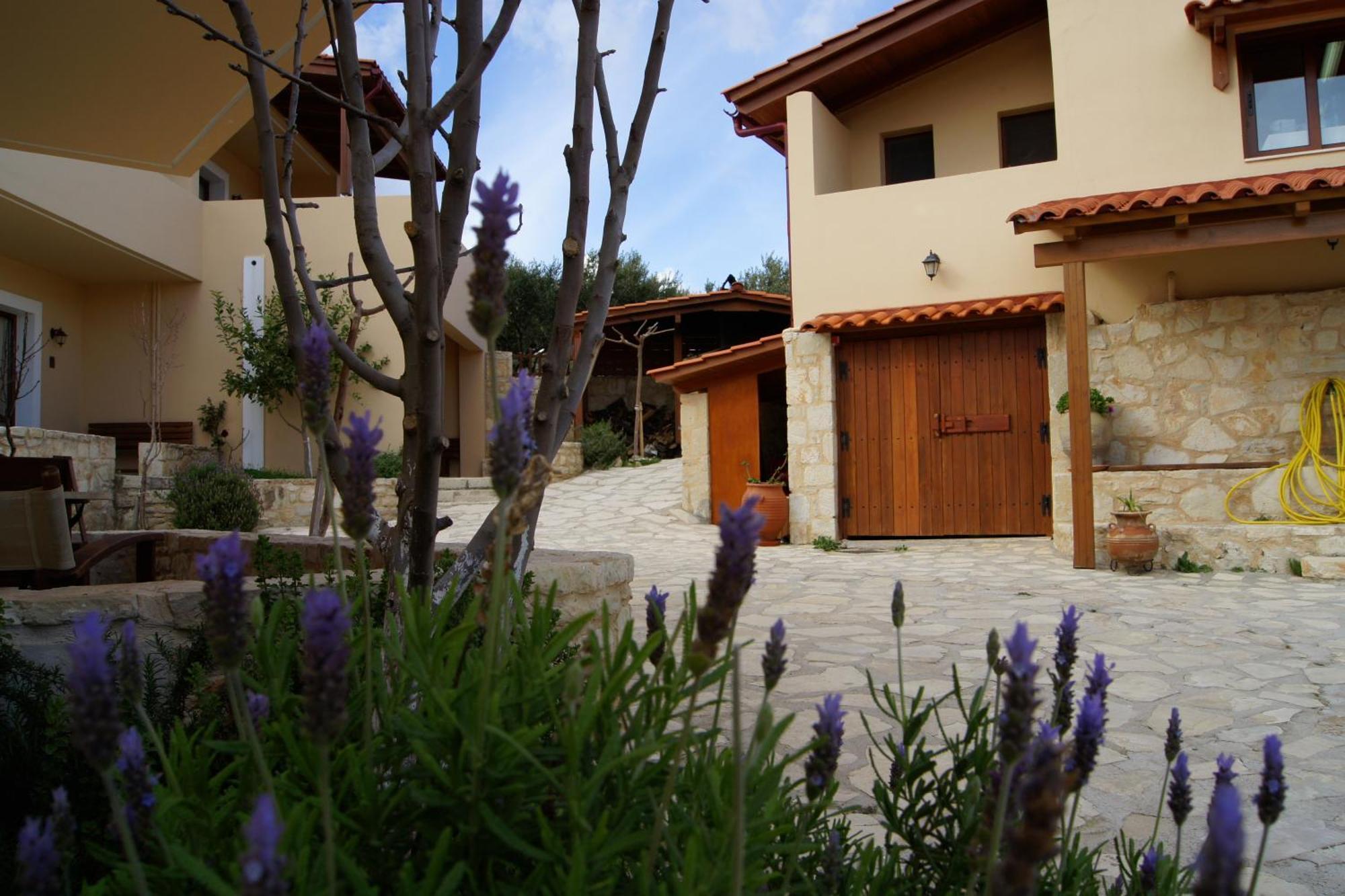 Earino Apartment Kato Asites Exterior photo